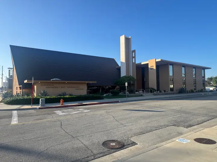Entrance sign at the Norwalk church campus